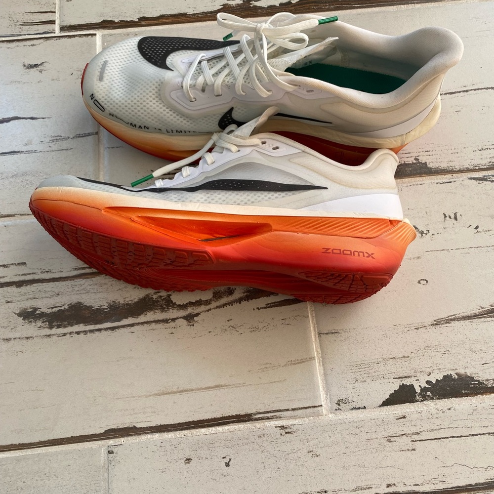 Nike ZoomX Running Shoe - Men’s size 12 - Picture 2 of 3
